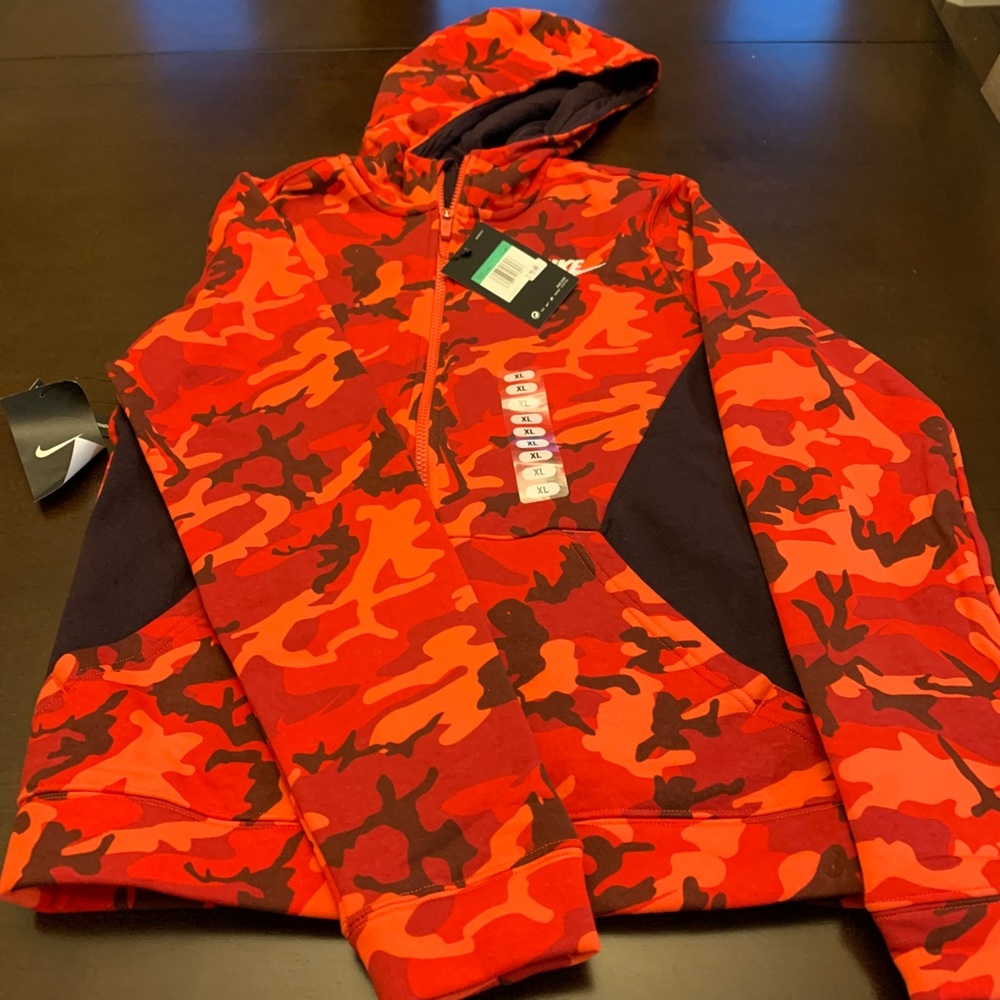 NWT! Orange/red camo NIKE Hoodie - Youth XL